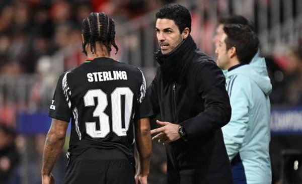 Arsenal đang hoảng loạn sau lời đề nghị dành cho Watkins?