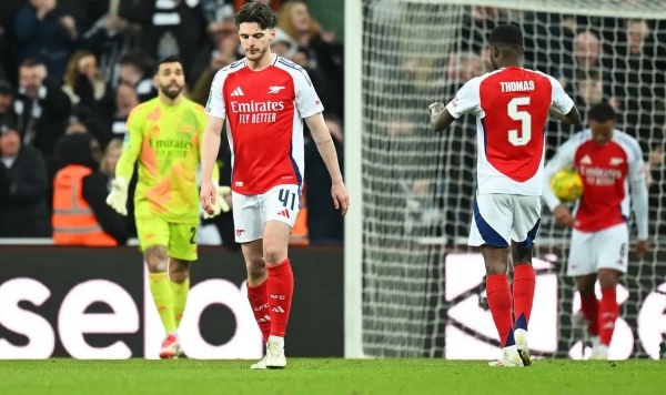 Arsenal cần làm gì sau cú sảy chân trước West Ham?