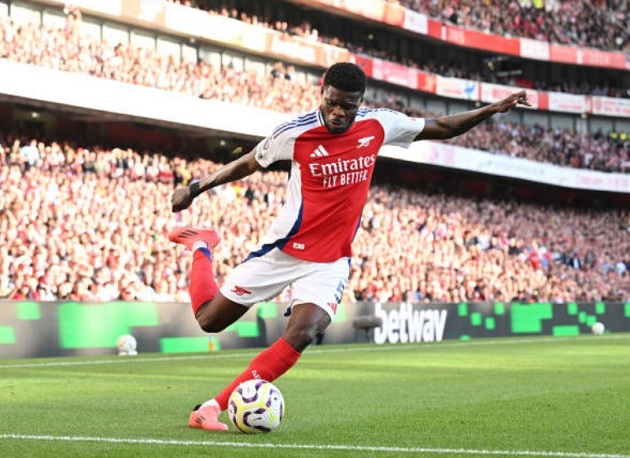 Arsenal cần phải cắt giảm mạnh tay trước khi nghĩ chuyện bom tấn