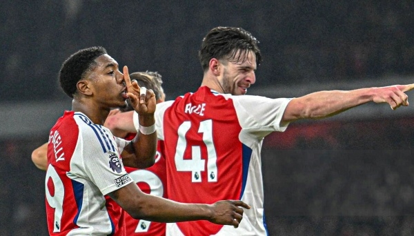 Arsenal đẩy mạnh gia hạn hợp đồng với ngọc quý 18 tuổi