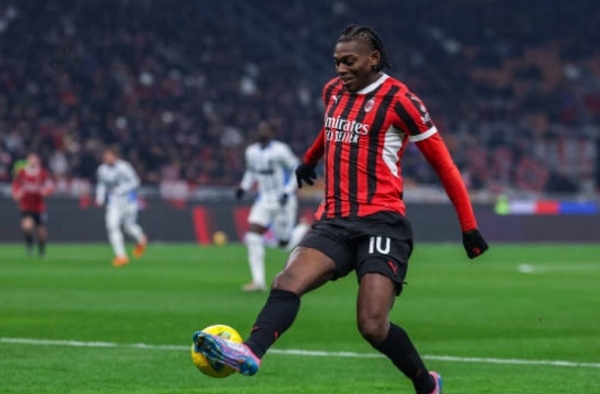 Arsenal gặp khó khăn trong thương vụ chiêu mộ Rafael Leao