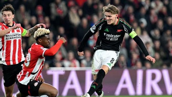 Arsenal lập kỷ lục Champions League sau màn hủy diệt PSV
