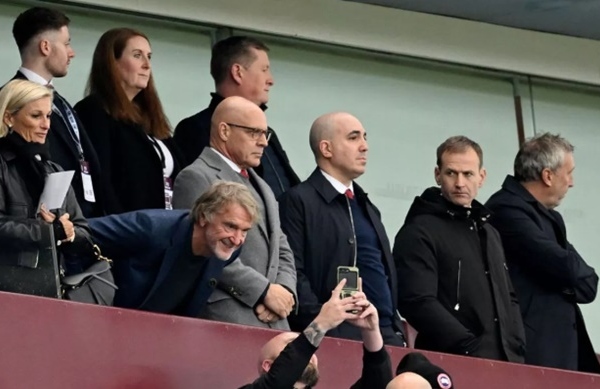 Arsenal nên cẩn thận với Ashworth