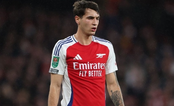 Arsenal nhận 30 triệu để chia tay người thừa