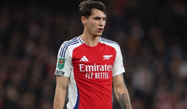 Arsenal nhận 30 triệu để chia tay người thừa