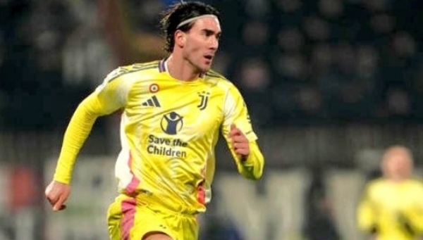 Arsenal nhận báo giá 'hời' cho Vlahovic