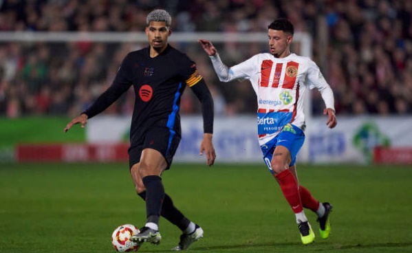 Arsenal nhận câu trả lời cho thương vụ Ronald Araujo