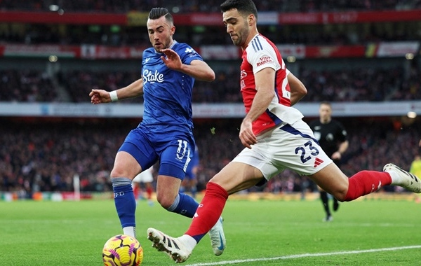 Arsenal nhận thông điệp chuyển nhượng đắt đỏ từ Keown và Walcott