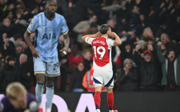 Arsenal phải thắng 10 trận để mơ về ngôi vô địch Premier League