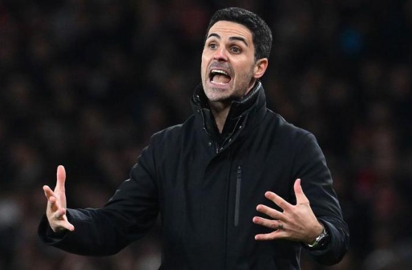 Arsenal tiếc tiền, bỏ lỡ 3 tiền đạo ở phiên chợ đông