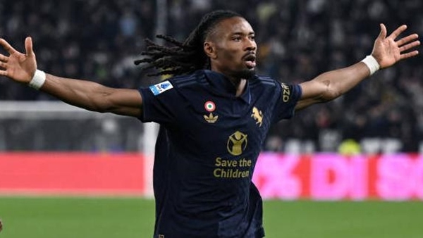Arsenal và M.U bất ngờ tiếp cận trụ cột Juventus