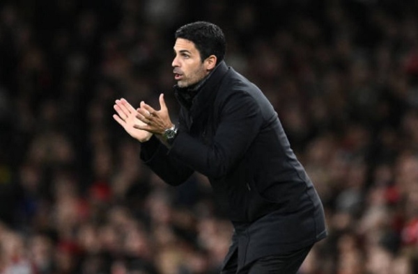 Arteta nên tin Sterling: Lối thoát cho cơn khát bàn thắng