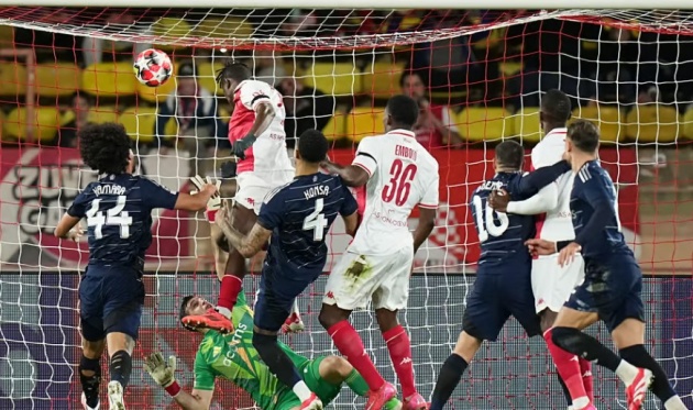 Atalanta hủy diệt đối thủ; Aston Villa thua sít sao ở Champions League