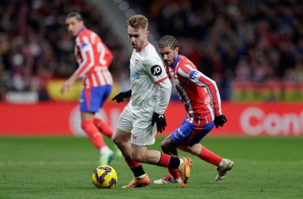 Atletico ngược dòng kịch tính trước Sevilla trên sân nhà