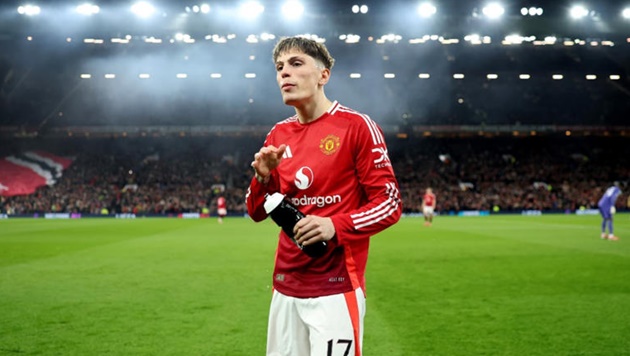 Atletico quan tâm, MU ra giá bán Garnacho