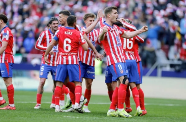Atletico thắng tối thiểu, vượt Real giành vị trí nhì bảng La Liga