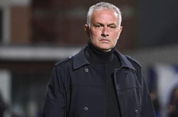 Bị chế giễu là "The Crying One", Mourinho đáp trả