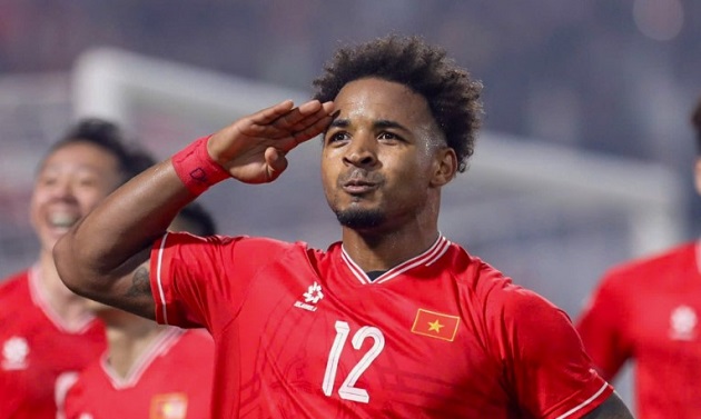 Báo Thái choáng váng: Xuân Son được thưởng hơn 30 tỷ, nhận nhà lớn sau AFF Cup