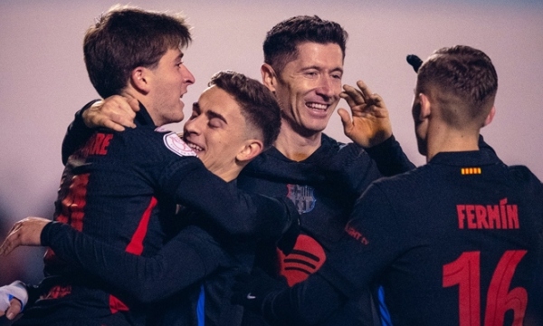 Barca đại thắng 4-0, tài năng trẻ 16 tuổi được ca ngợi hết lời