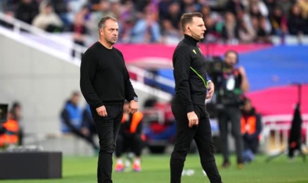Barca bị Atletico Madrid vượt mặt, tương lai nào cho Flick?