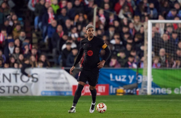 Barca chốt giá khủng, Arsenal chuẩn bị gửi đề nghị cho Ronald Araujo