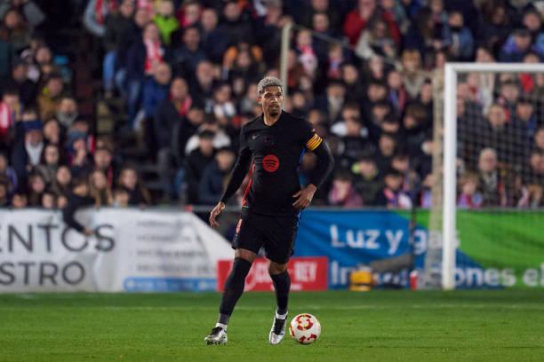 Barca chốt giá khủng, Arsenal chuẩn bị gửi đề nghị cho Ronald Araujo