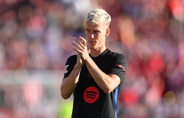 Barca có thể nếm trái đắng từ Dani Olmo