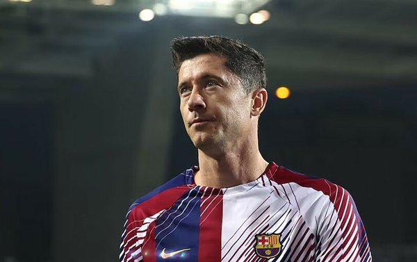 Barca quá chủ quan khi đặt trọn niềm tin vào Lewandowski