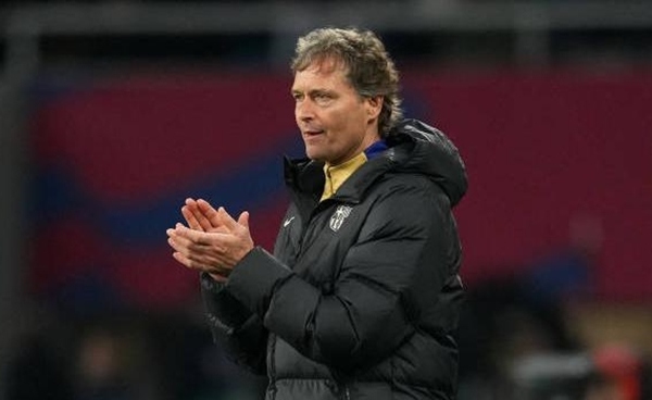 Barca thua đau, "kẻ đóng thế" Hansi Flick nói lời thật lòng