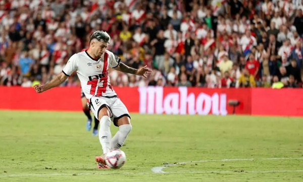 Barcelona và Atletico tranh giành Andrei Rațiu ở kỳ chuyển nhượng hè