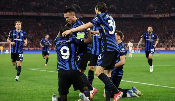 Bayern 1-2 Quốc tế: Chuỗi bất bại bị hỏng; Flatsey im lặng Allianz