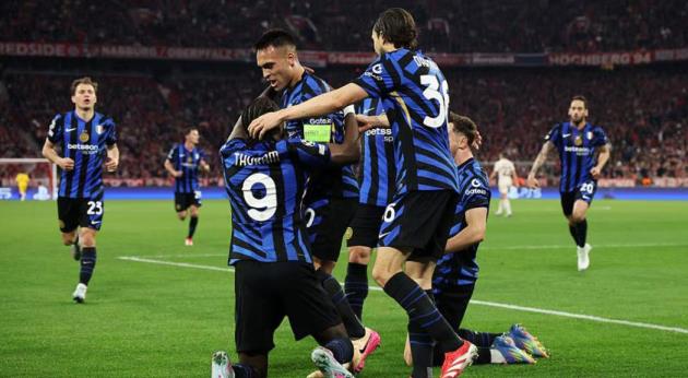 Bayern 1-2 Quốc tế: Chuỗi bất bại bị hỏng; Flatsey im lặng Allianz