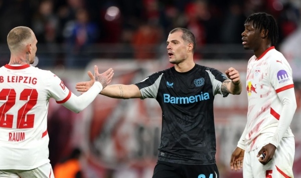 Bayern còn đó những nỗi lo; Leverkusen lộ tử huyệt