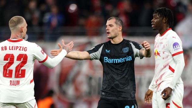 Bayern còn đó những nỗi lo; Leverkusen lộ tử huyệt
