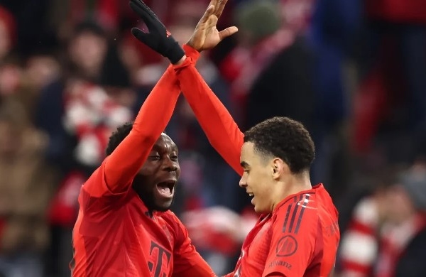 Bayern giữ lại "kho báu" kích thích Alphonso Davies