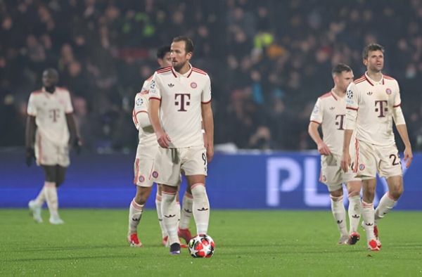 Bayern Munich thua sốc Feyenoord trên đất Hà Lan