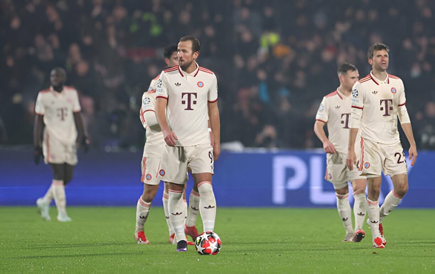 Bayern Munich thua sốc Feyenoord trên đất Hà Lan