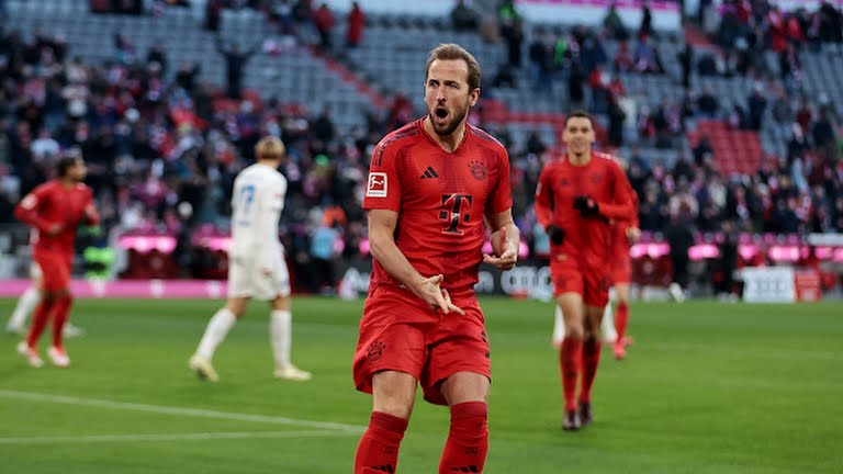 Bayern thắng trong trận cầu 7 bàn; Dortmund vươn lên vị trí thứ 10