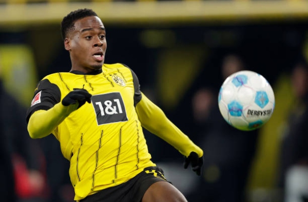 Bayern tranh "Sancho mới" với MU và Chelsea