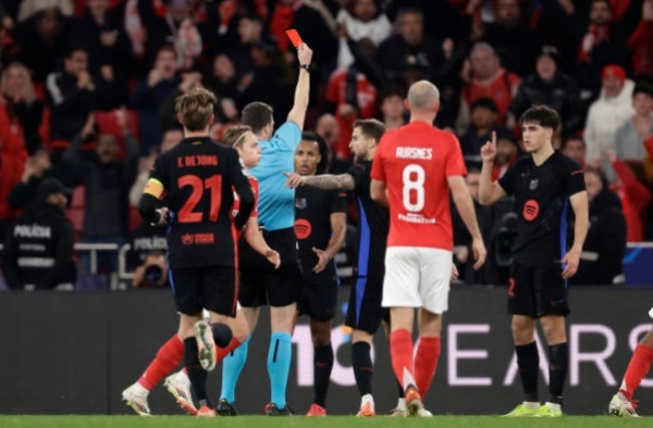 Benfica 0-1 Barca: Thẻ đỏ tai hại; Đẳng cấp Raphinha