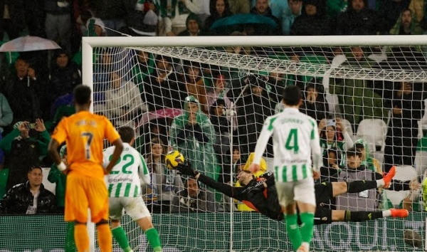Betis 2-1 Thực tế: Antony tràn đầy năng lượng, Isco gieo Ancelotti