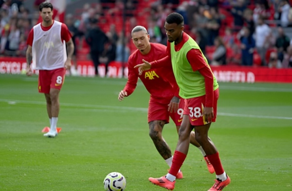 Bộ đôi Liverpool nguy cơ bị cấm thi đấu sau trận Tottenham