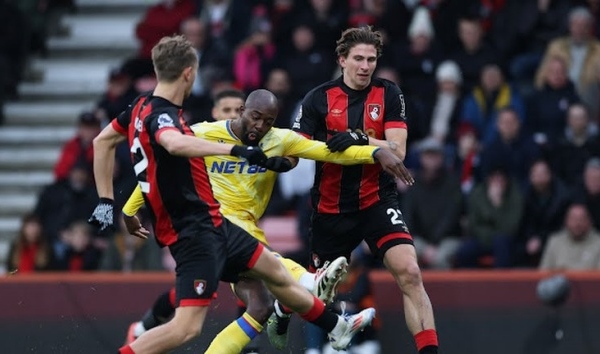 Bournemouth khiến Man City chôn chân ở vị trí thứ 7 sau trận hòa kịch tính