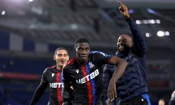 Brighton thua cách biệt Crystal Palace trên sân nhà