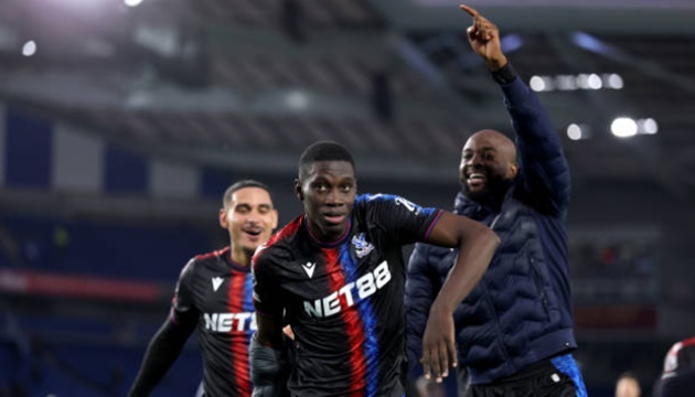 Brighton thua cách biệt Crystal Palace trên sân nhà