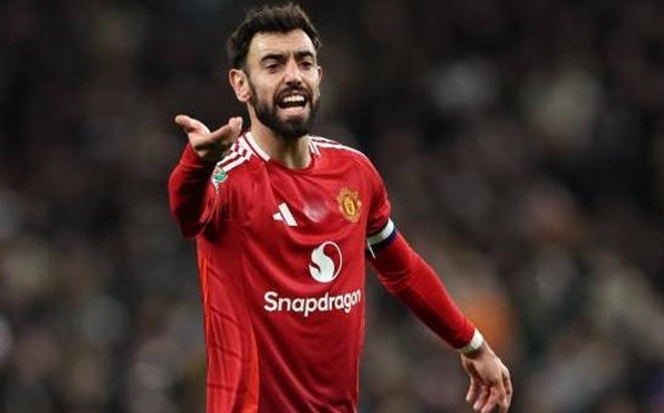 Bruno Fernandes bật khóc vì không thể tới Tottenham