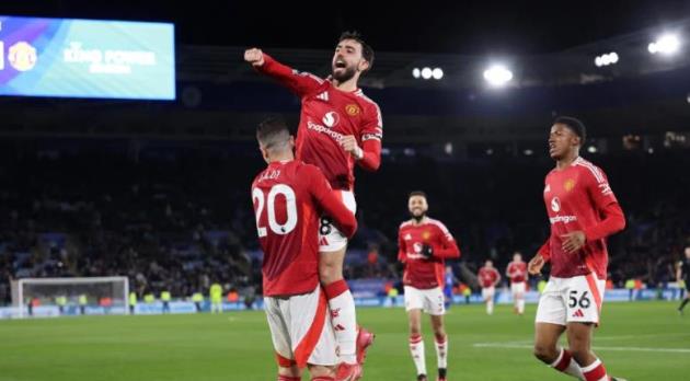 Bruno Fernandes trên đường vượt mặt 'Đấng cứu thế' của MU