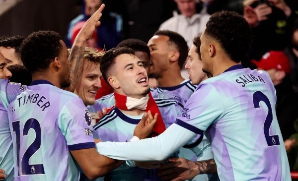 Bức ảnh hơn nghìn lời nói của Martinelli khi Arsenal thắng Brentford