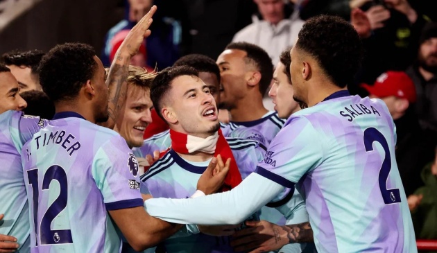 Bức ảnh hơn nghìn lời nói của Martinelli khi Arsenal thắng Brentford