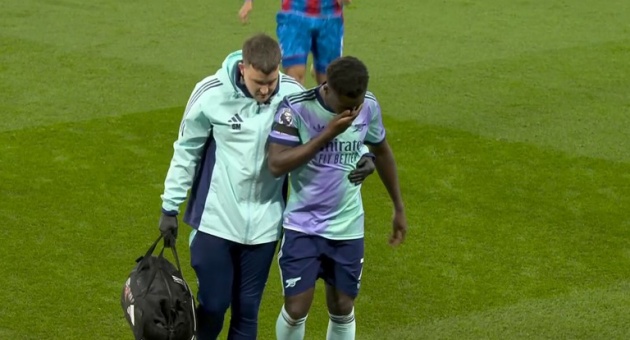 Bukayo Saka khiến Arsenal lo sốt vó